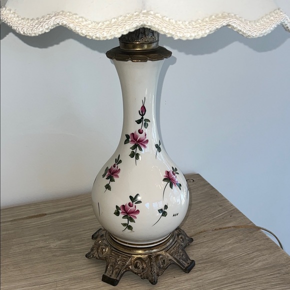 Mid Century Milk Glass Lamp. Floral Rose Design. Scalloped shade included - Picture 2 of 5